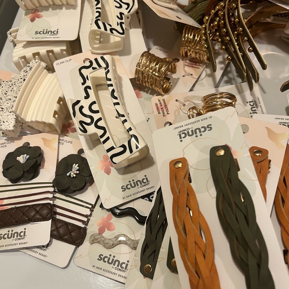 Scunci Hair Accessories - Picture 2 of 5
